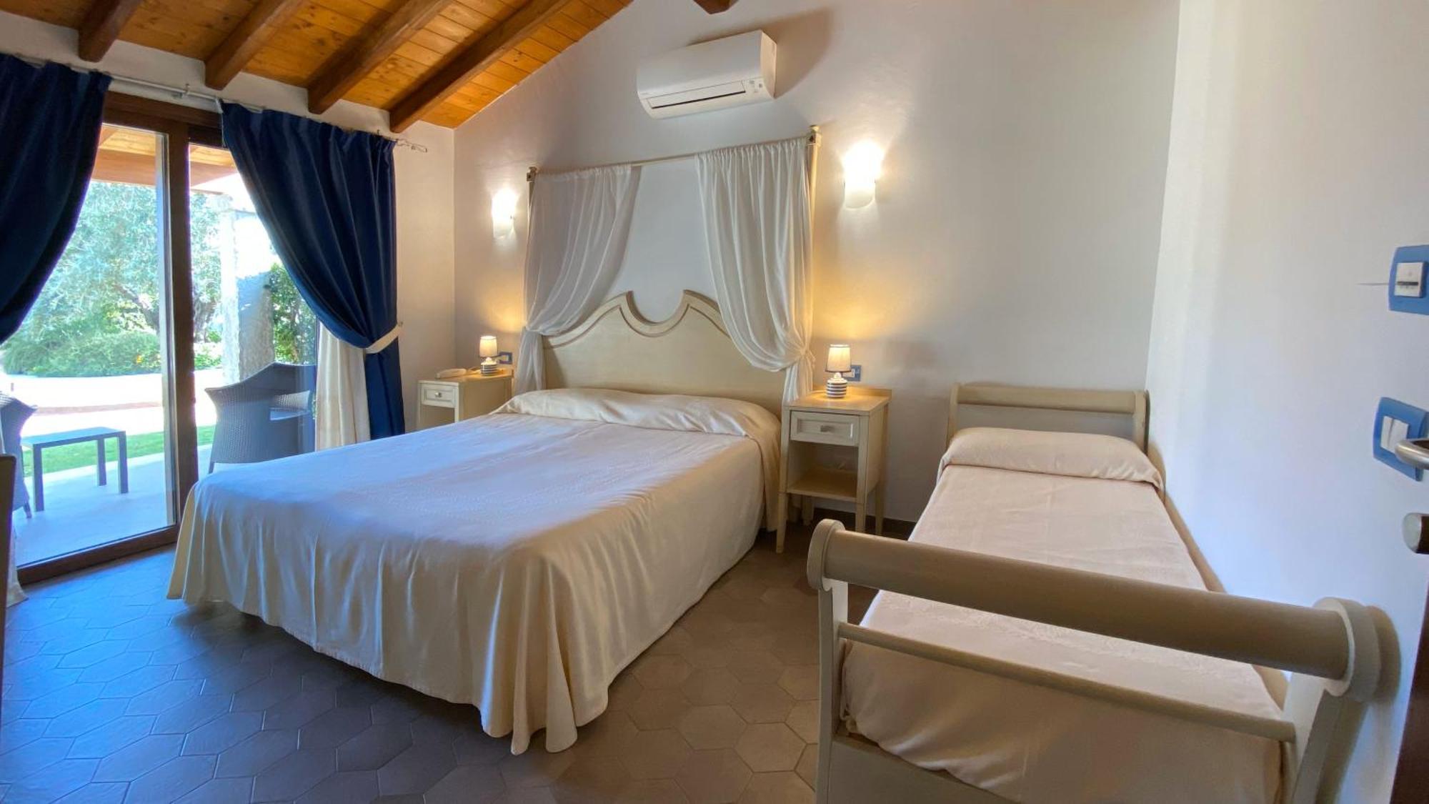 Le Anfore Hotel Villasimius Kültér fotó